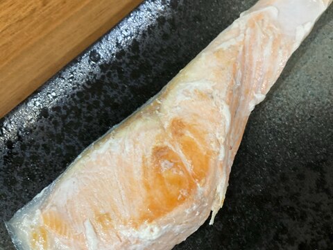 フライパン用ホイルで鮭の蒸し焼き